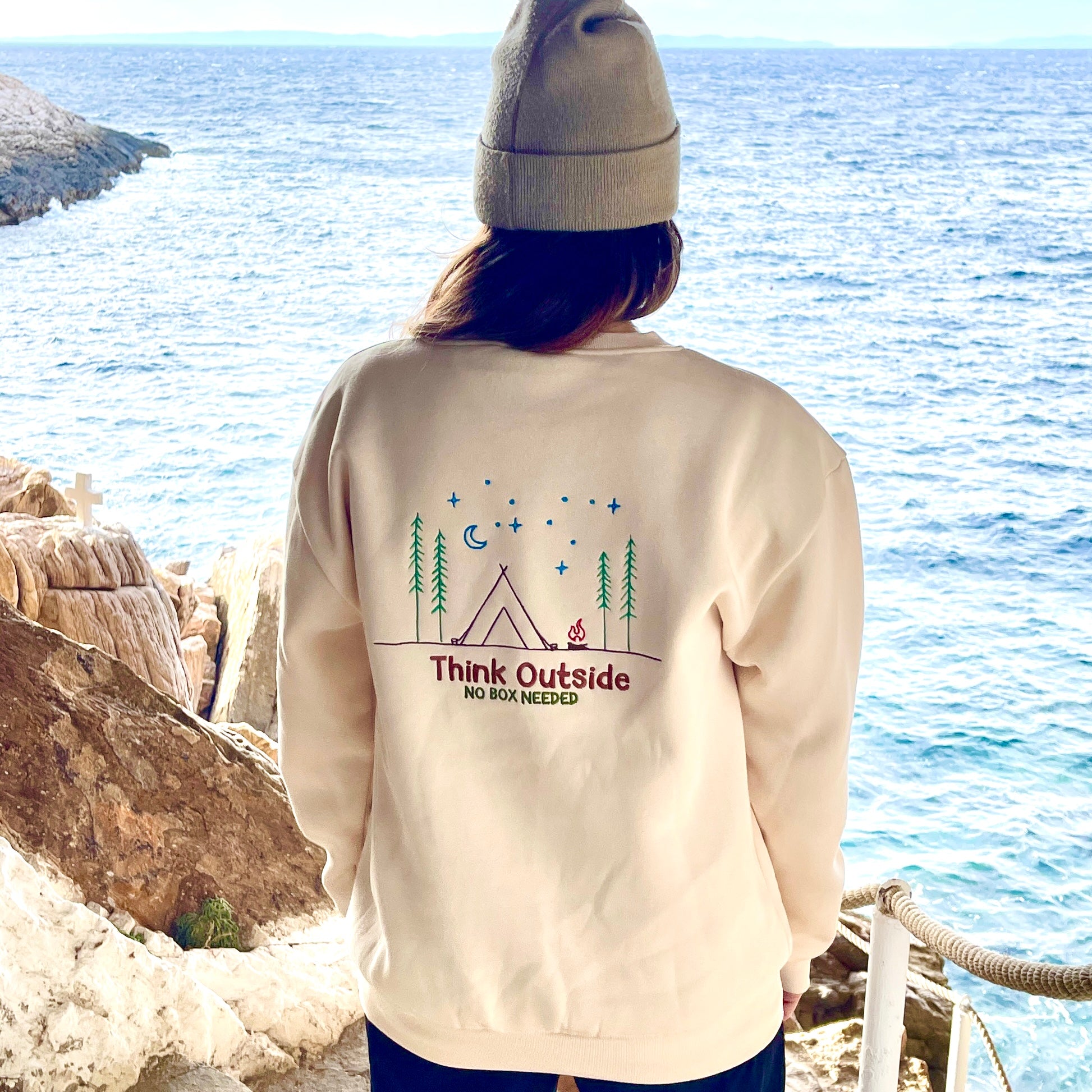 “Think Outside” Φούτερ